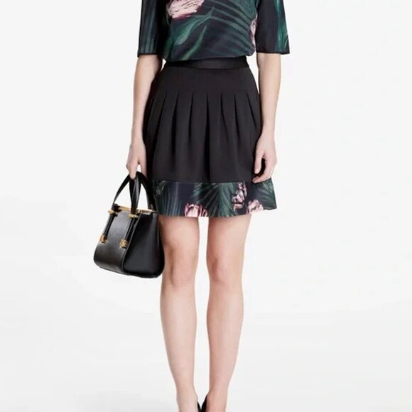 Ted Baker London Udiya Women's Black Pleated Skirt Sz S - Picture 1 of 8